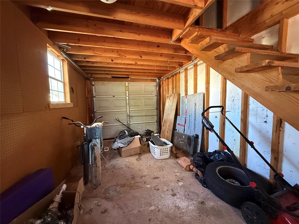 423 Loy Street Property Photo 9