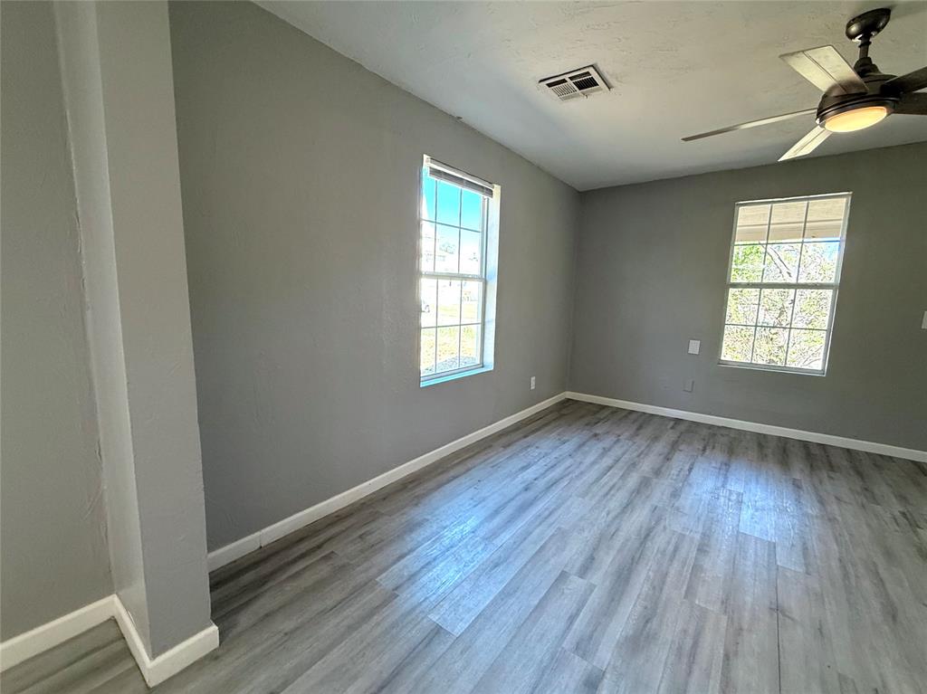423 Loy Street Property Photo 12