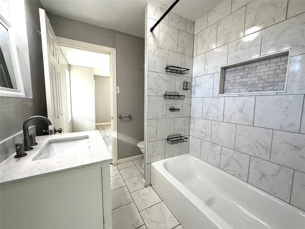 423 Loy Street Property Photo 25
