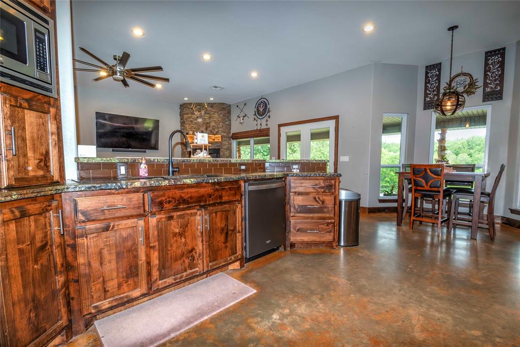 340540 E 900 Road Property Photo 10