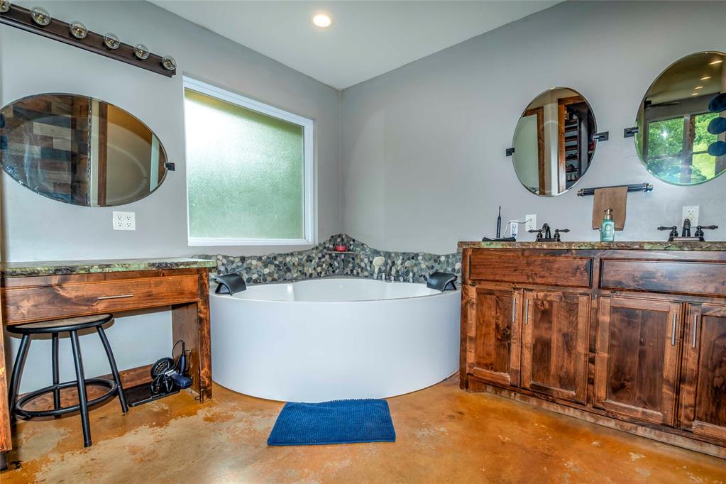 340540 E 900 Road Property Photo 17