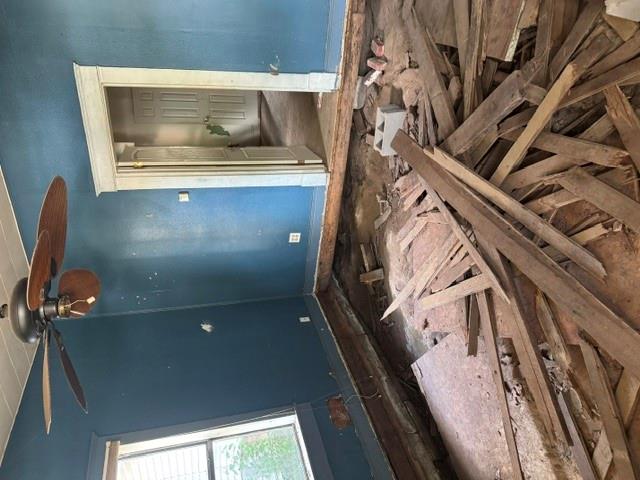 636 N Bell Property Photo 3