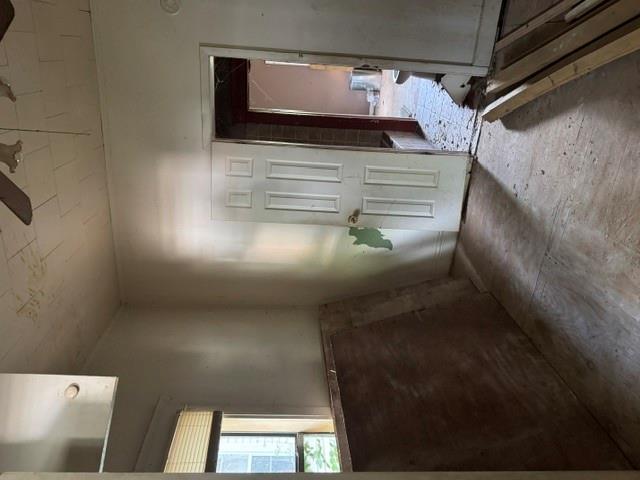636 N Bell Property Photo 5