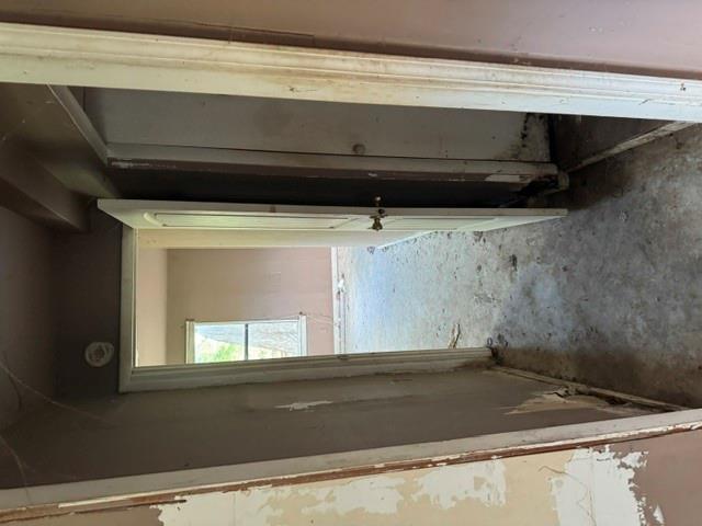 636 N Bell Property Photo 8