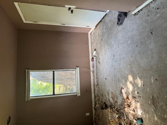 636 N Bell Property Photo 11