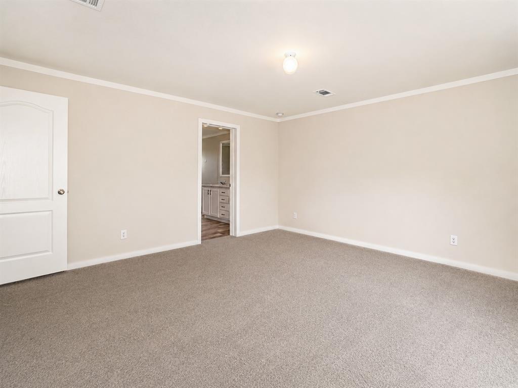 302 N N Avenue Property Photo 24