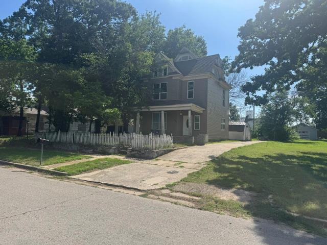 222 S Oklahoma Avenue Property Photo 1