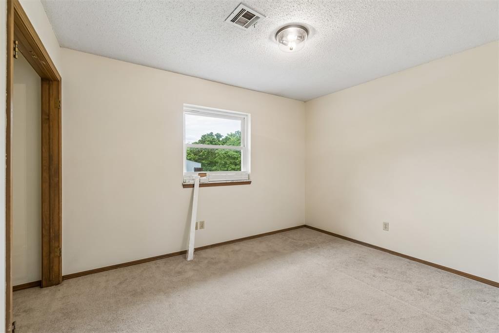 2909 Short Drive Property Photo 27