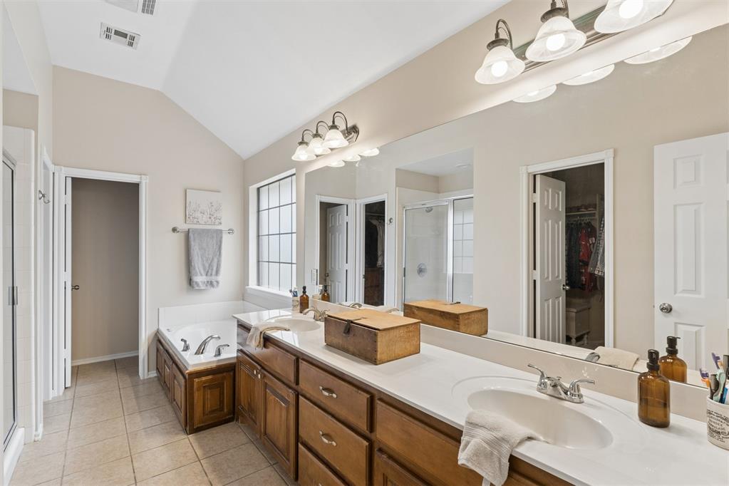 1621 Four Lakes Drive Property Photo 31