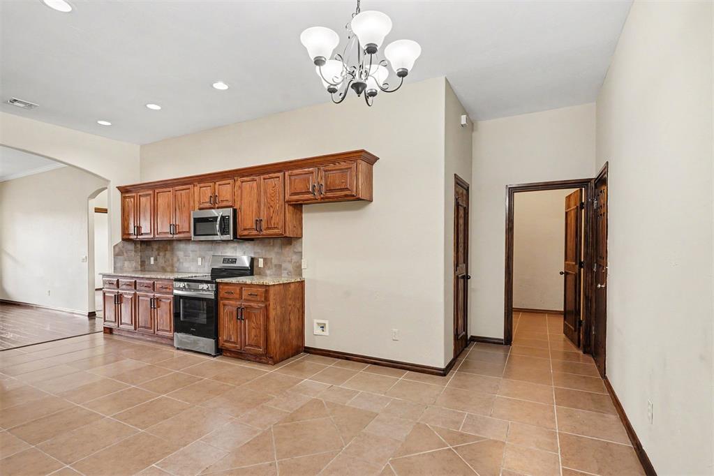 6301 Bentley Drive Property Photo 4