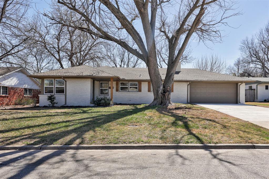 2604 Kings Way Property Photo 1