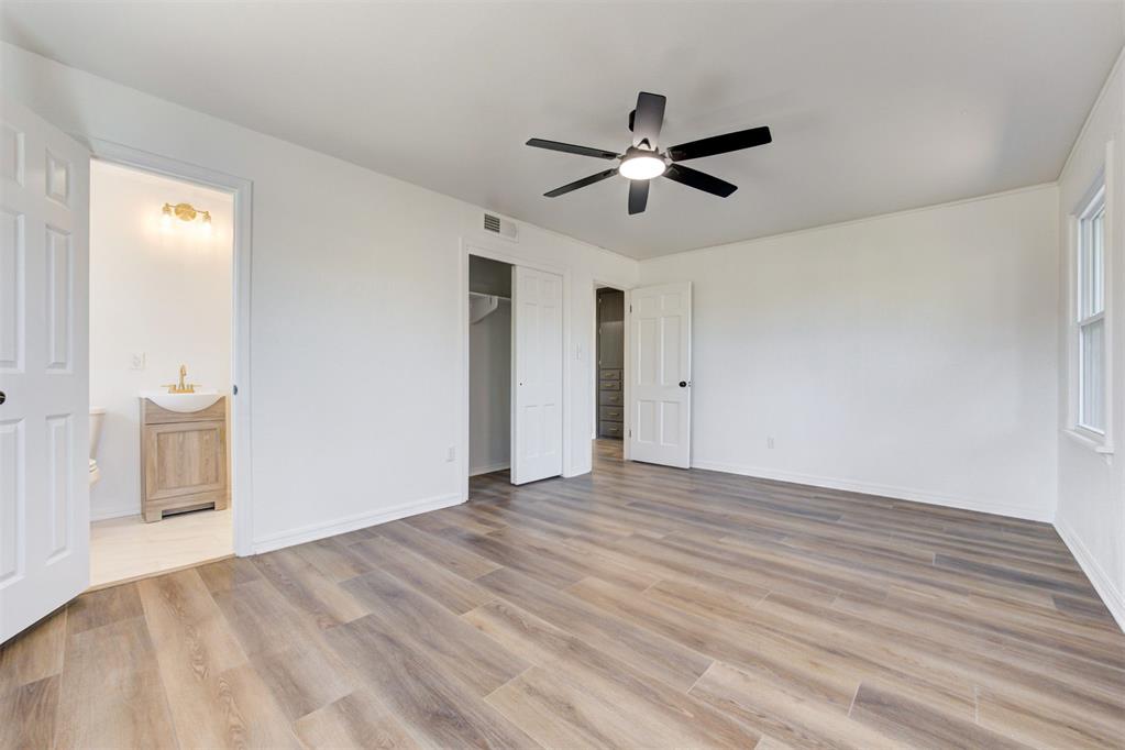 2604 Kings Way Property Photo 7