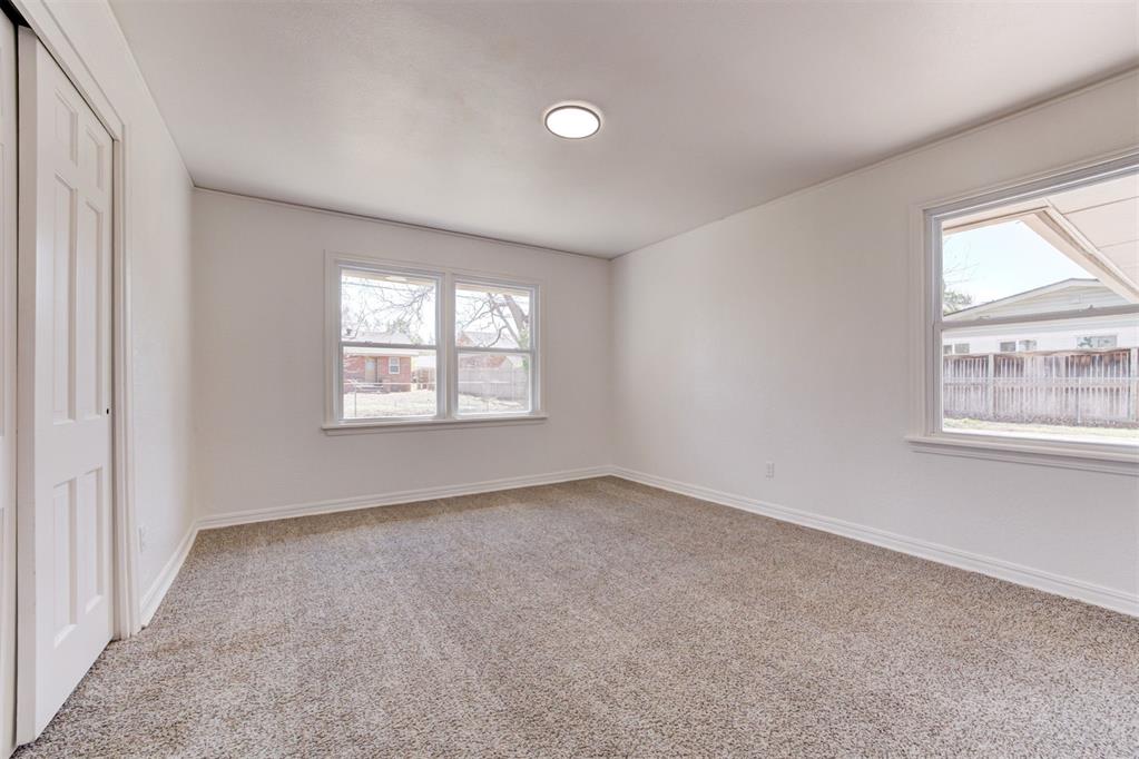 2604 Kings Way Property Photo 22