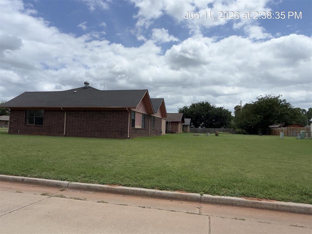 202 Redbud Drive Property Photo 3