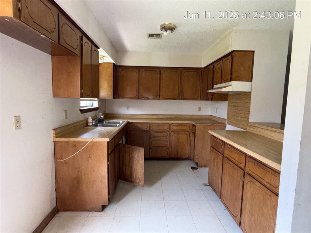 202 Redbud Drive Property Photo 6