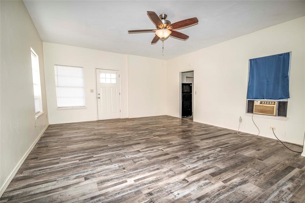 324 W 5th Street Property Photo 6