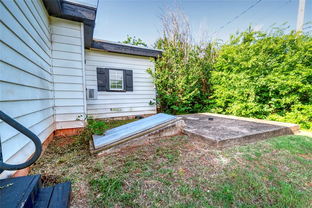 324 W 5th Street Property Photo 19