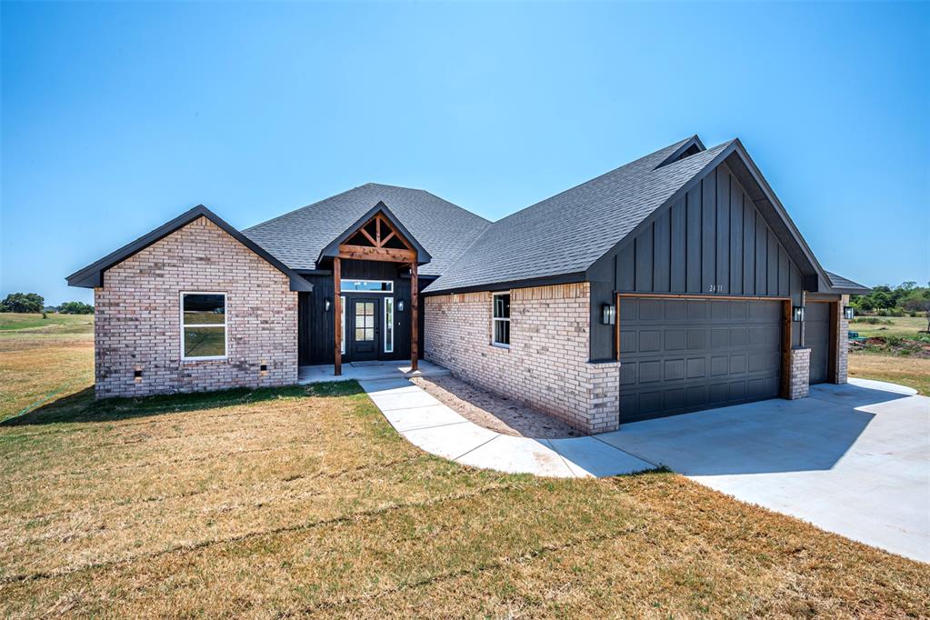 2411 Bear Creek Cir Circle Property Photo 4