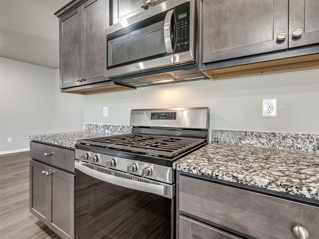 14017 The Brook Boulevard Property Photo 7