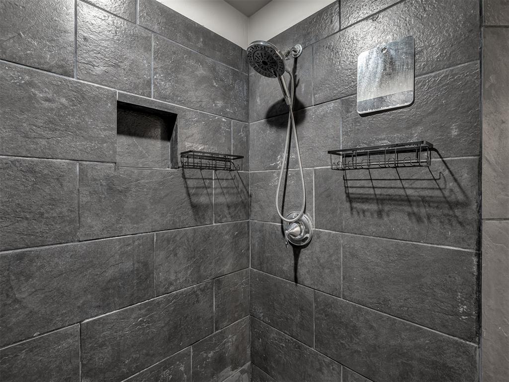 14017 The Brook Boulevard Property Photo 18