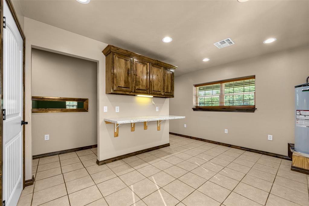 16156 County Road 1250 Property Photo 4