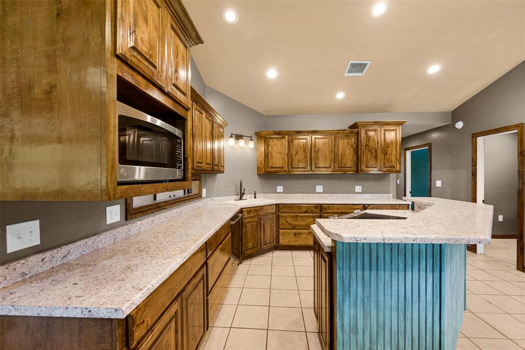 16156 County Road 1250 Property Photo 7