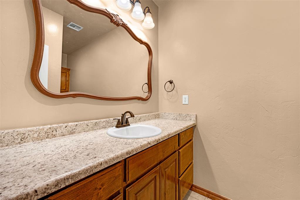 16156 County Road 1250 Property Photo 17