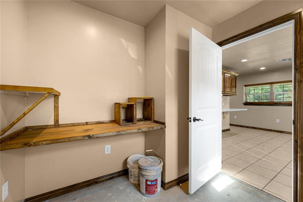 16156 County Road 1250 Property Photo 23