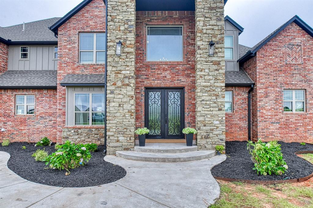 3802 Turtle Creek Circle Property Photo 2