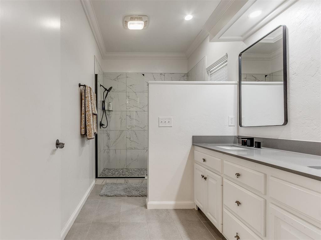 2600 Chaumont Property Photo 7