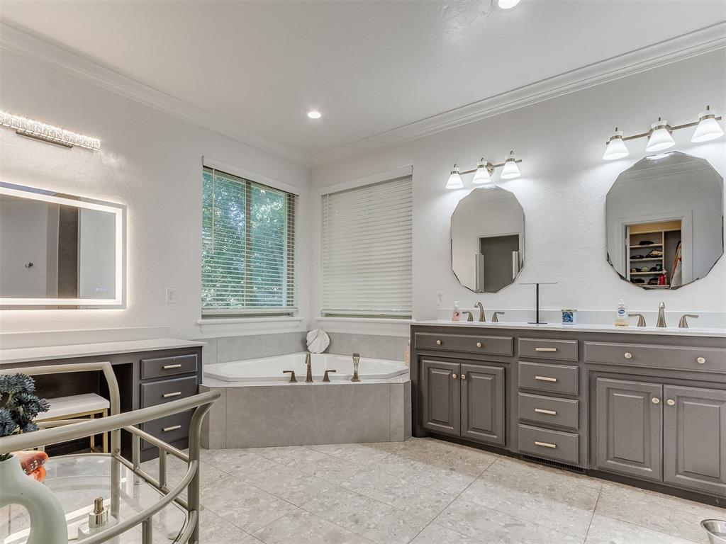 2600 Chaumont Property Photo 16