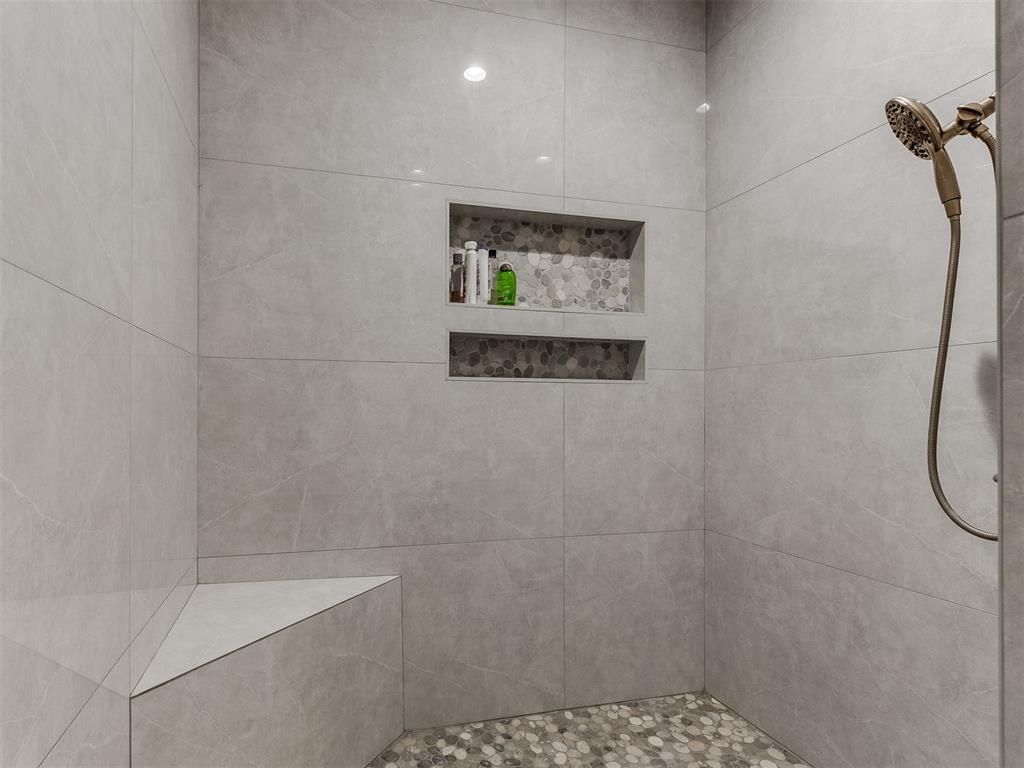 2600 Chaumont Property Photo 17