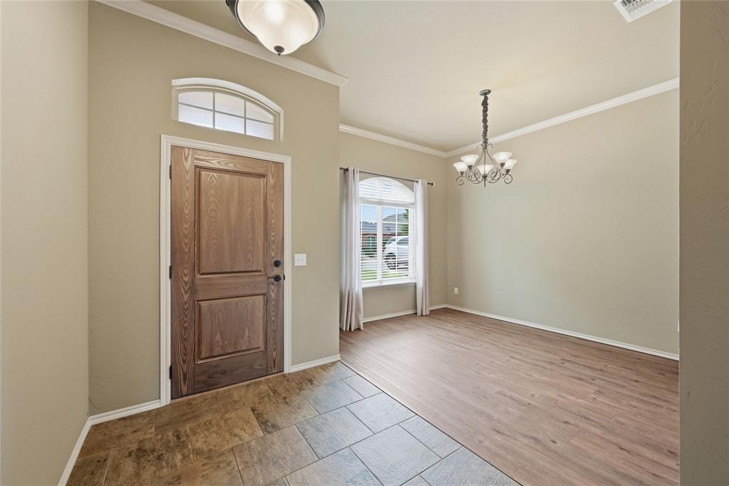10337 Hawthorn Drive Property Photo 4
