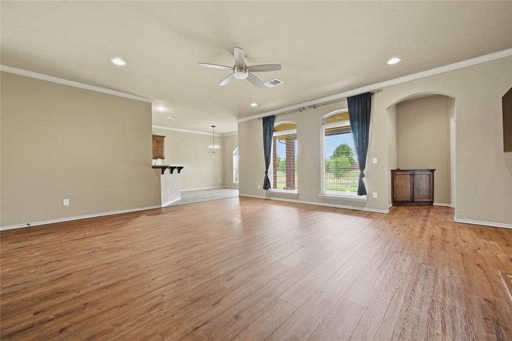 10337 Hawthorn Drive Property Photo 8