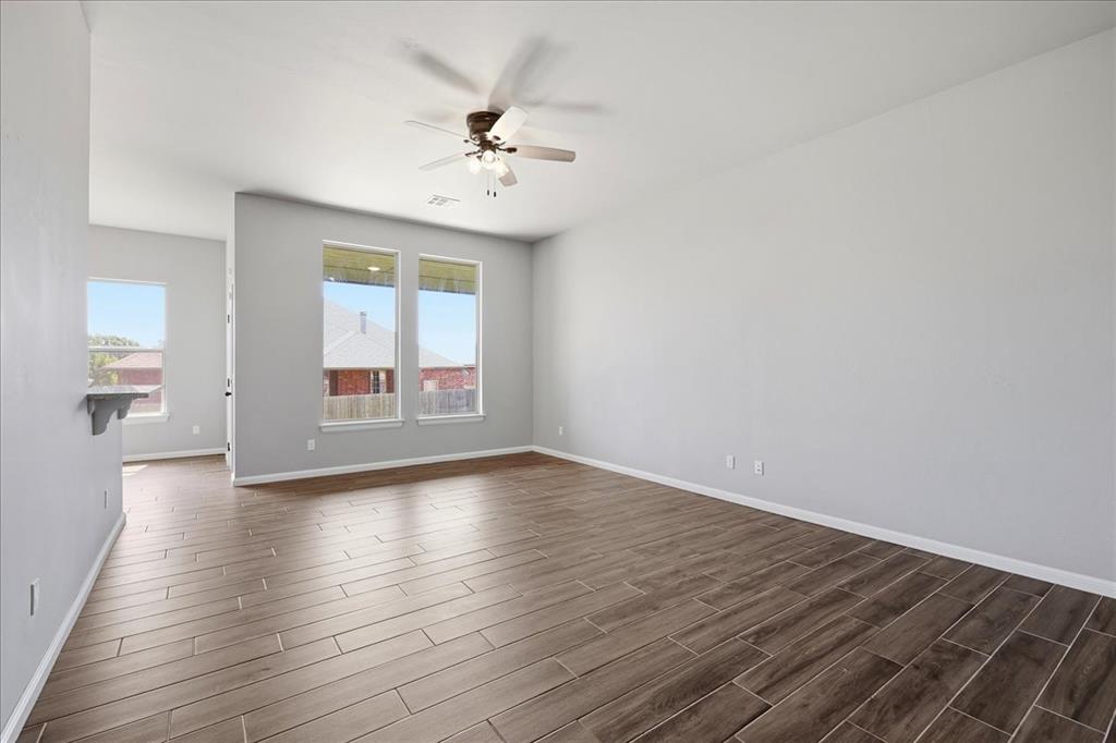 704 N Cottontail Way Property Photo 5