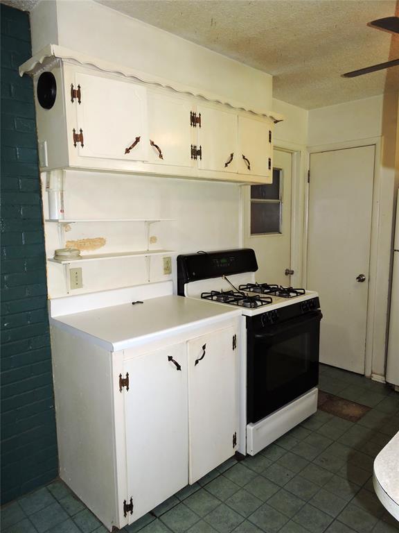 312 S Flynn Avenue Property Photo 4