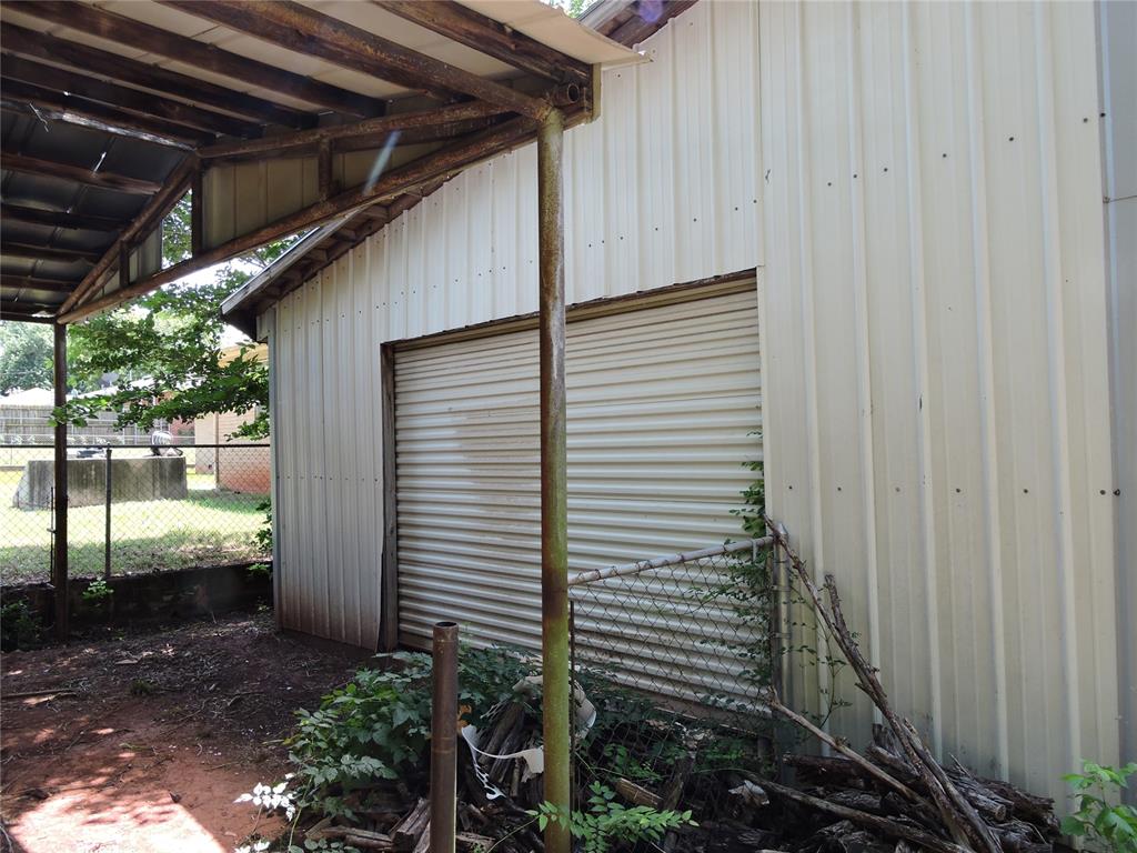 312 S Flynn Avenue Property Photo 5