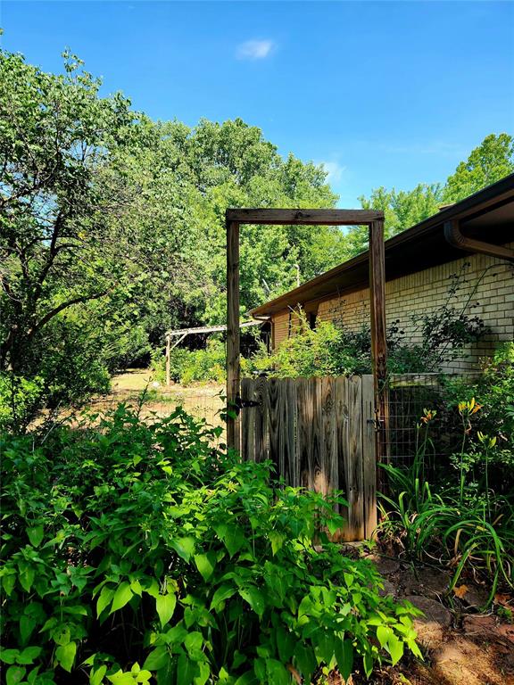 312 S Flynn Avenue Property Photo 9