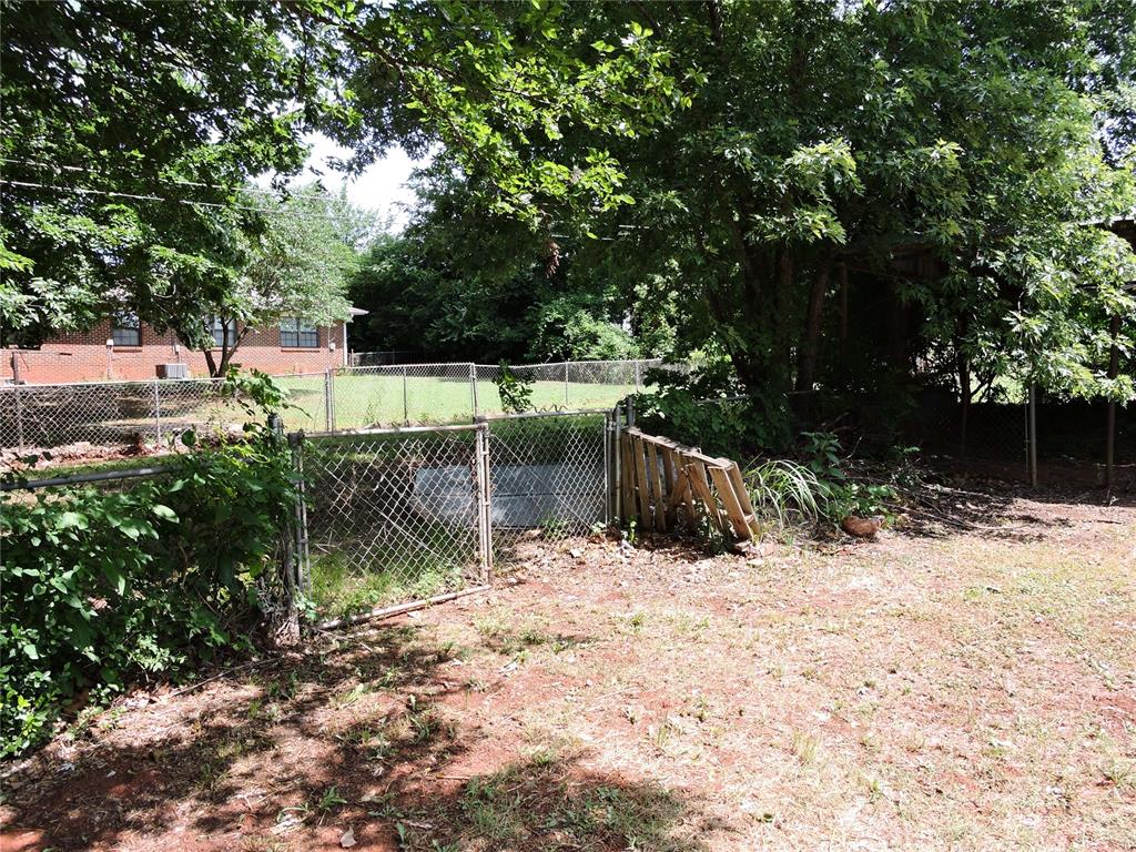 312 S Flynn Avenue Property Photo 23