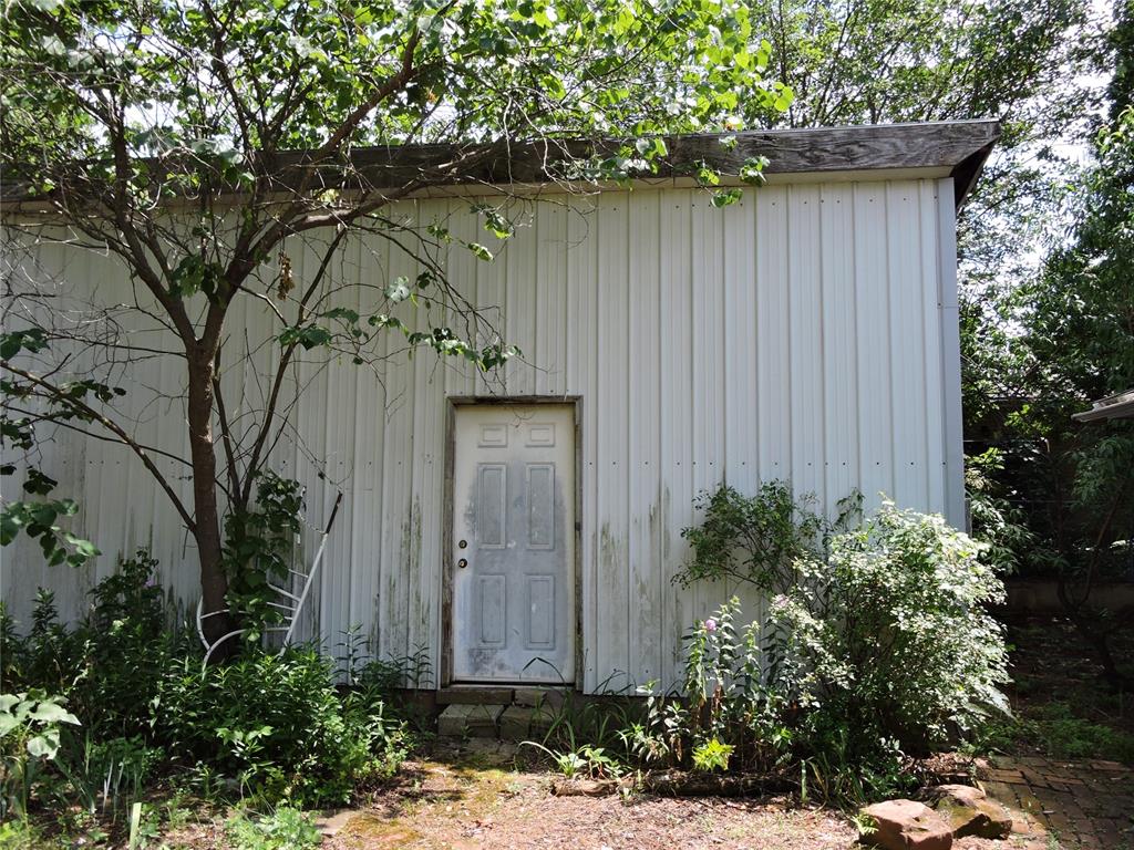 312 S Flynn Avenue Property Photo 27