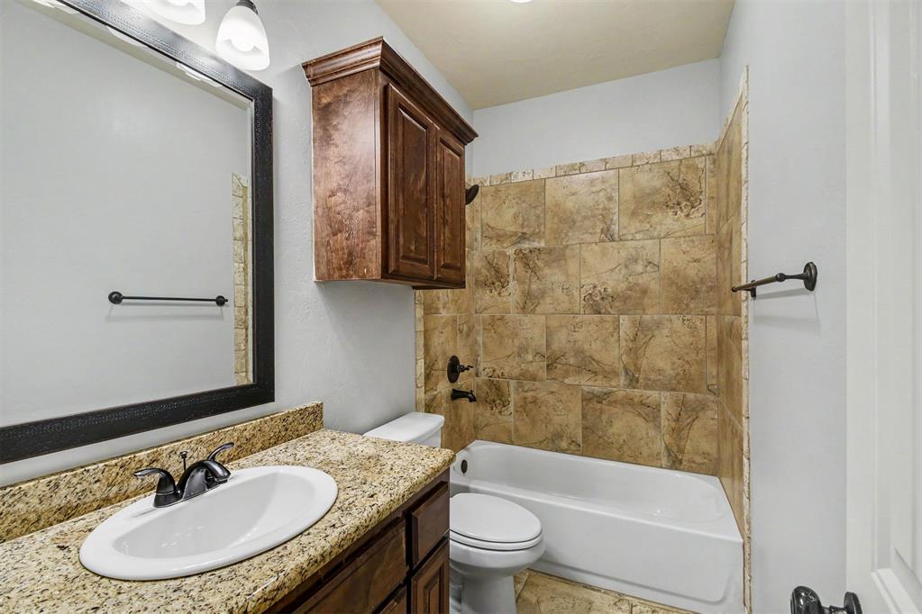 7236 Nw 145th Street Property Photo 13