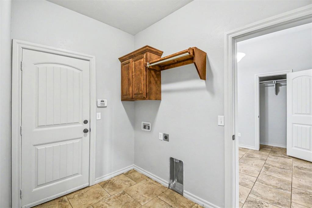 7236 Nw 145th Street Property Photo 14