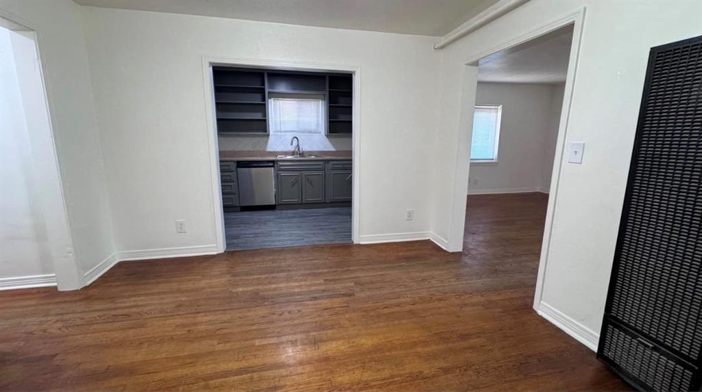 111 Sw 26th Street Property Photo 4