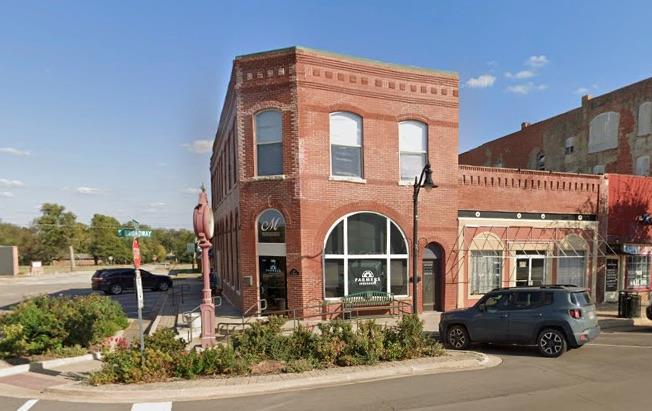 101 S Broadway Street Property Photo 1