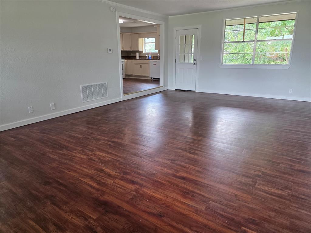 113 Glenhaven Drive Property Photo 3