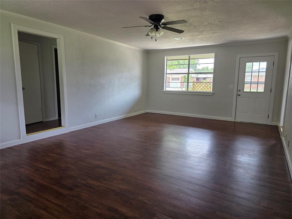 113 Glenhaven Drive Property Photo 4