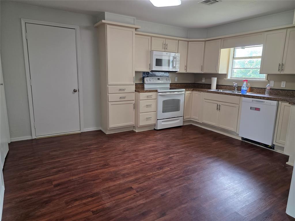 113 Glenhaven Drive Property Photo 8
