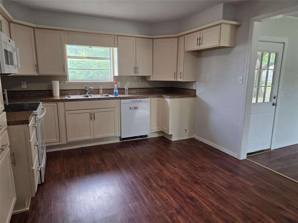 113 Glenhaven Drive Property Photo 9