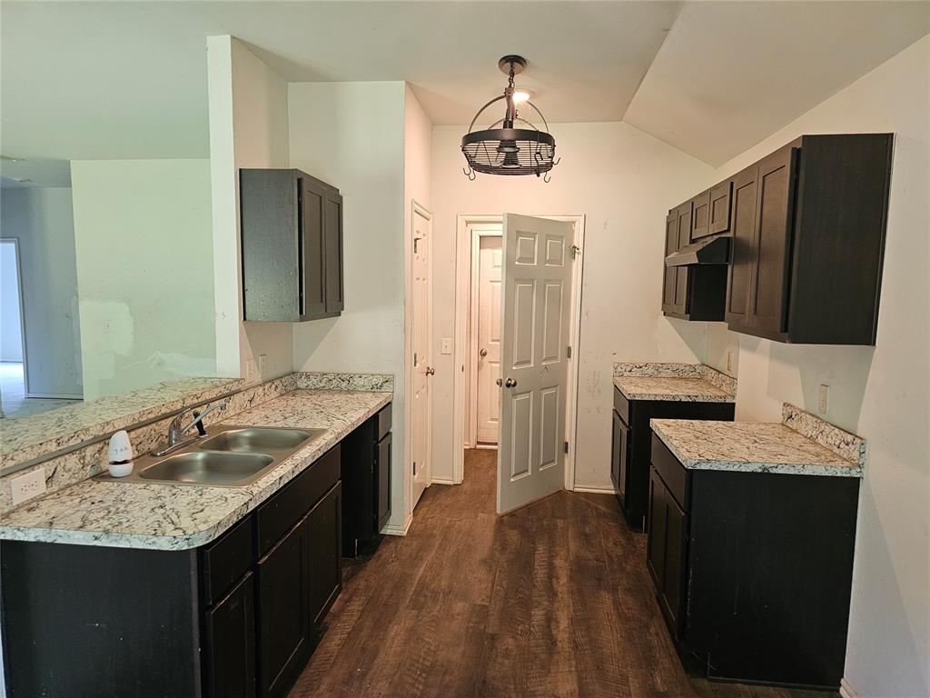 208 Tuscany Circle Property Photo 10