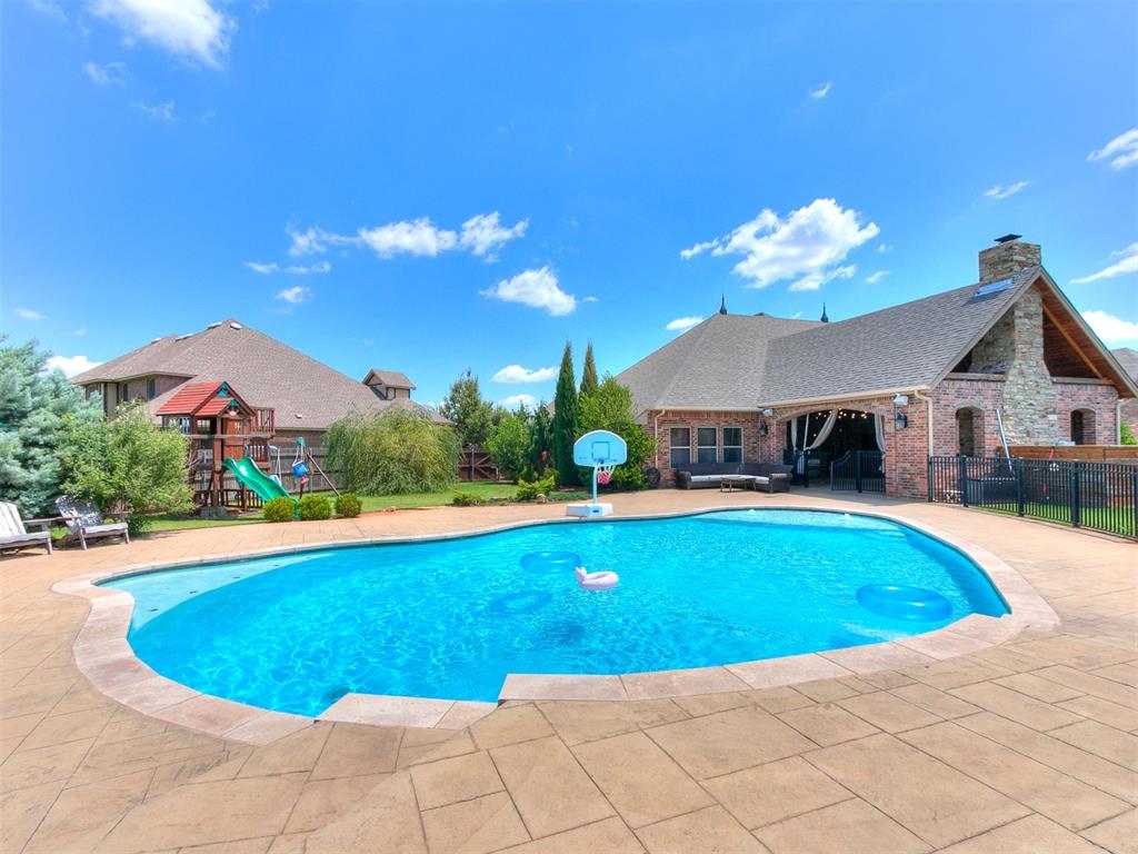 14401 Yorkshire Lane Property Photo 1